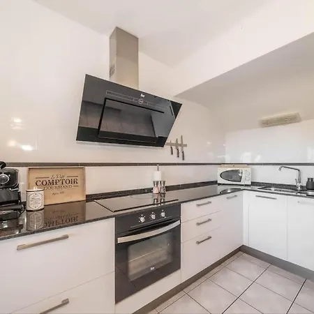 Apartment La Maison Snoopy, 6-8 Persons, Near Beach, Seaview