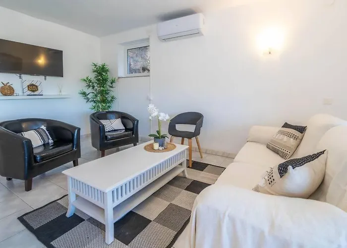La Maison Snoopy, 6-8 Persons, Near Beach, Seaview דירה *